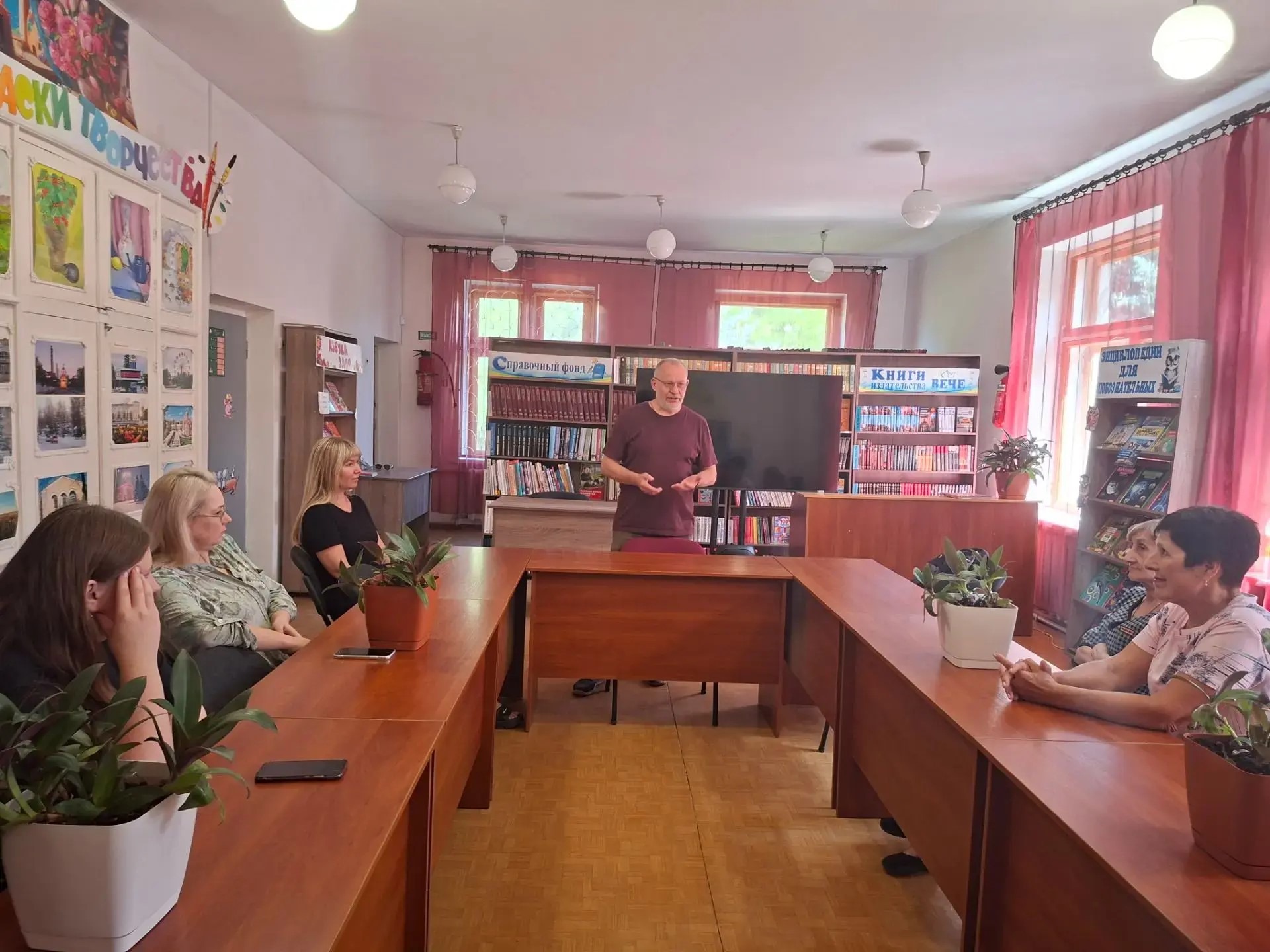 Павел Шакулин провел встречу с жителями Кировского района.