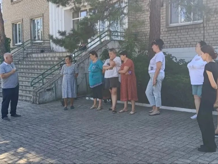 6 августа состоялась встреча заместителя главы Администрации городского округа Макеевка Виктора Галыгина с населением пгт Ясиновка г.о. Макеевка.