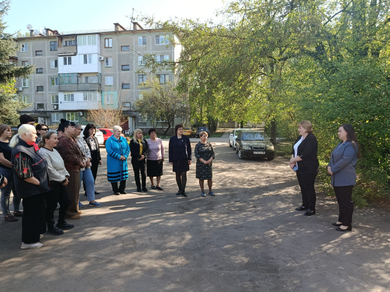Встреча с населением на подведомственной территории Советского района городского округа Макеевка. Встреча с населением на подведомственной территории Советского района городского округа Макеевка.