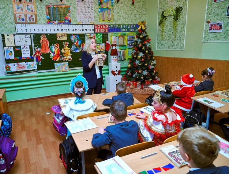 Педагогическая династия ПОЛУДНЕВЫХ-БАРКОВЫХ. Педагогическая династия ПОЛУДНЕВЫХ-БАРКОВЫХ.