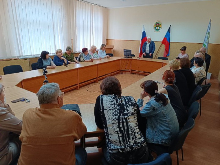 Владимир Меша провел встречу с гражданами. Владимир Меша провел встречу с гражданами.